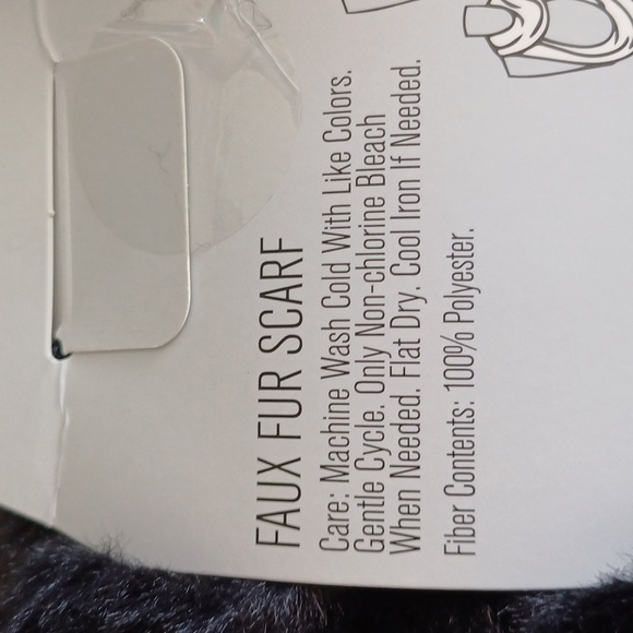 COPY - Women Faux Fur Scarf New with Tag - Picture 4 of 5